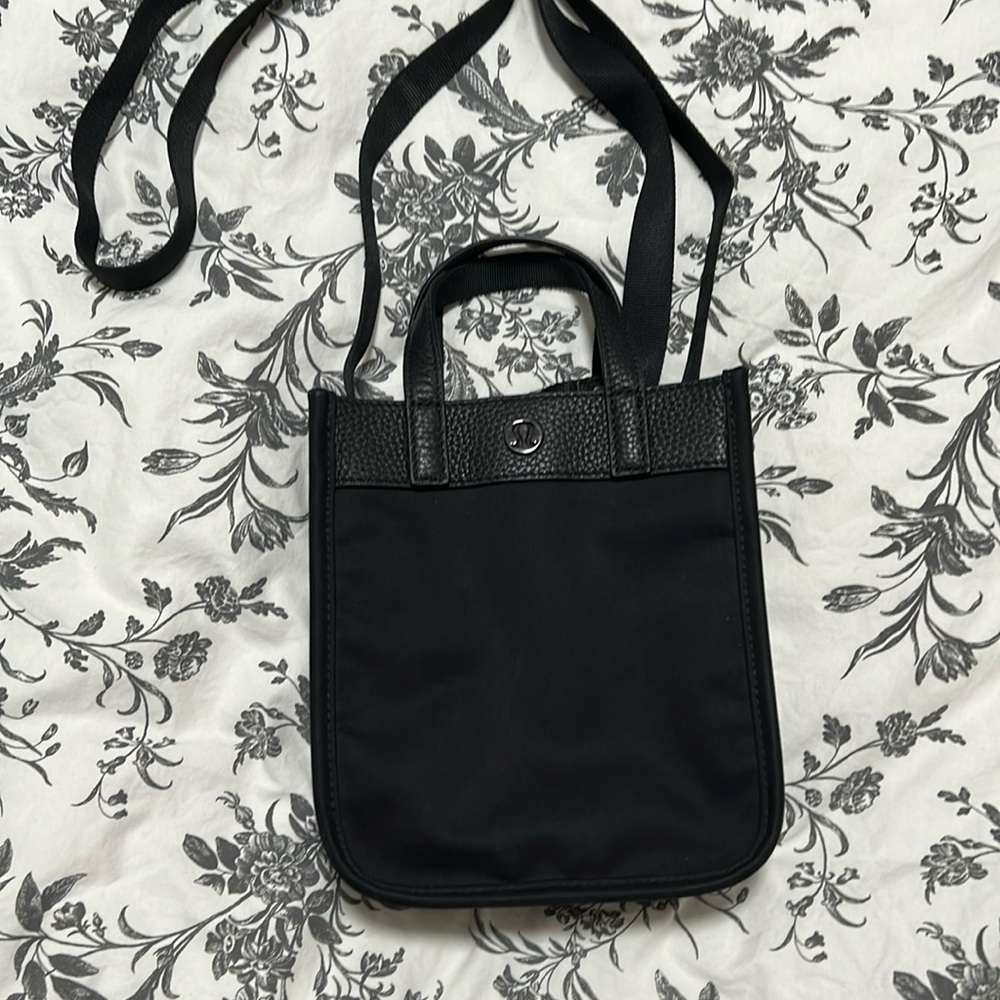 Lululemon crossbody